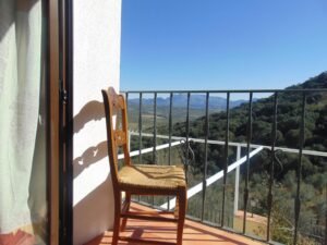 Vista de la sierra desde el balcón de una de las habitaciones 32