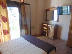 Habitación del hotel, dormitorio con una cama 27