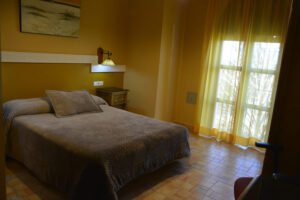 Habitación del hotel, dormitorio con una cama 02